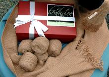 Heathylee guanaco gift box